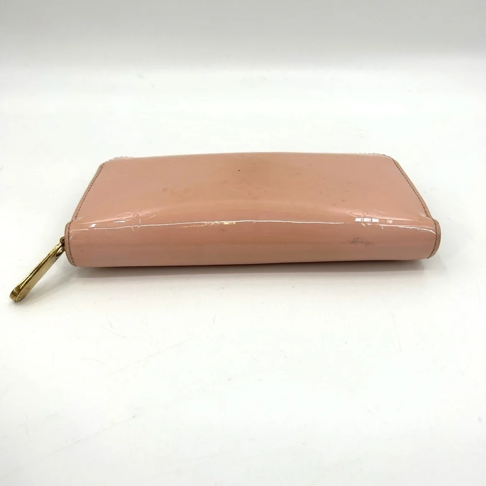LOUIS VUITTON Light Pink Vernis Monogram Patent Leather Shiny Zippy Wallet